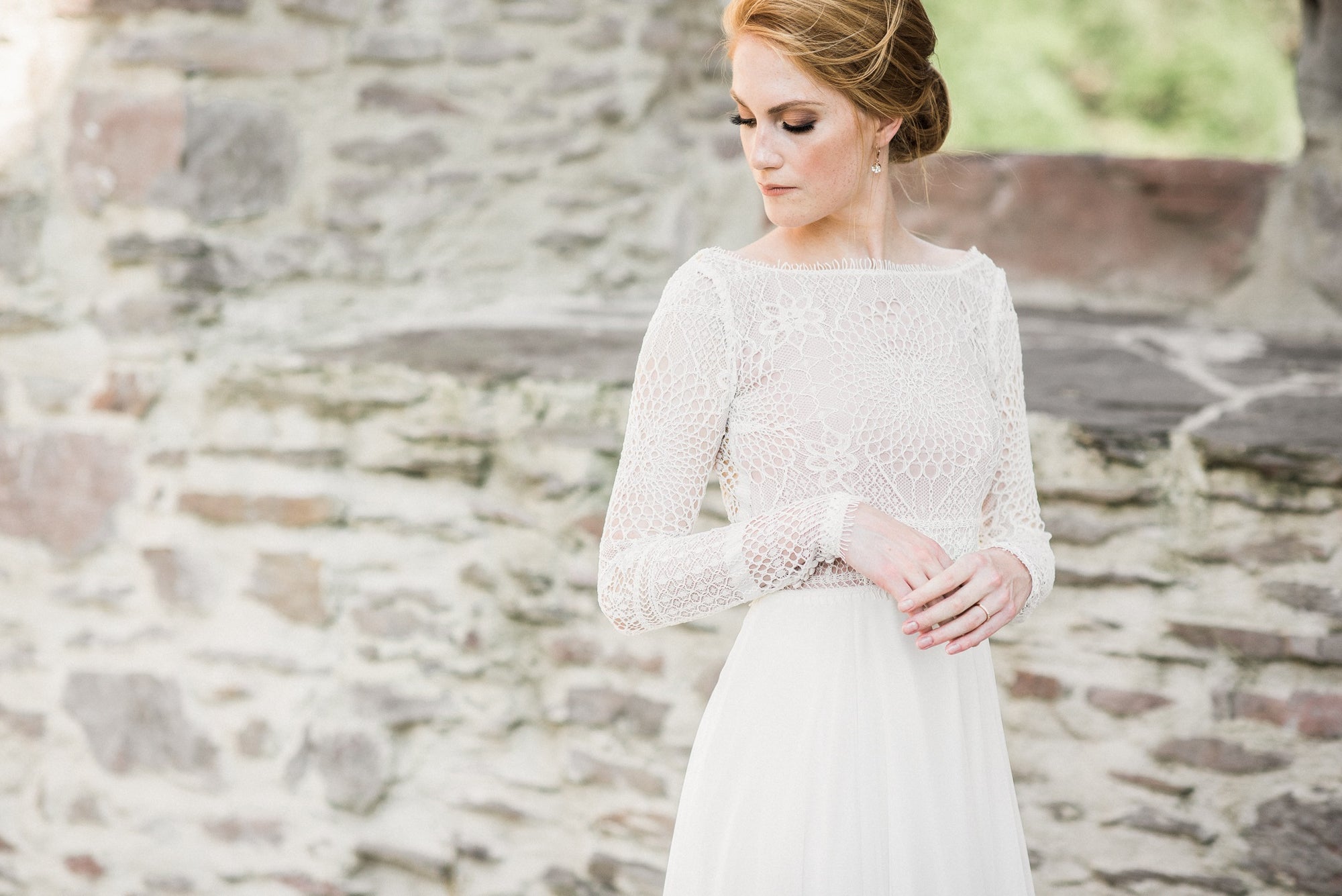Beautiful boho wedding dress featuring ivory Guipure lace fabric Philine 2