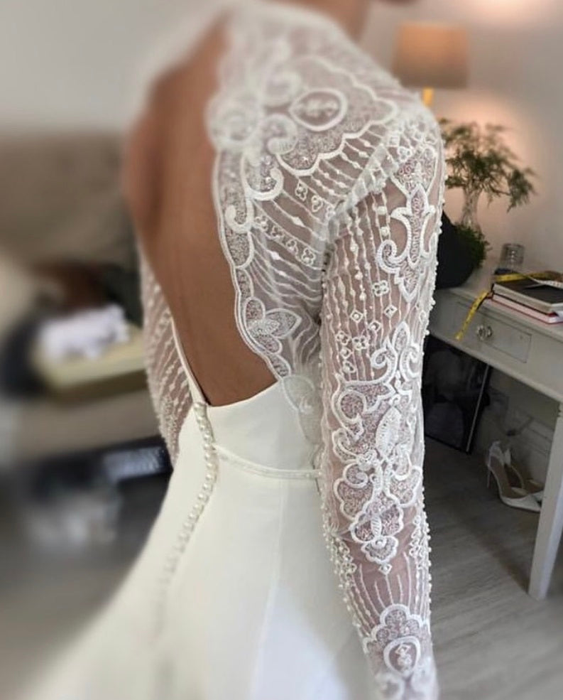Beaded Long-sleeved Wedding Dress Beaded Long-sleeved Wedding Dress