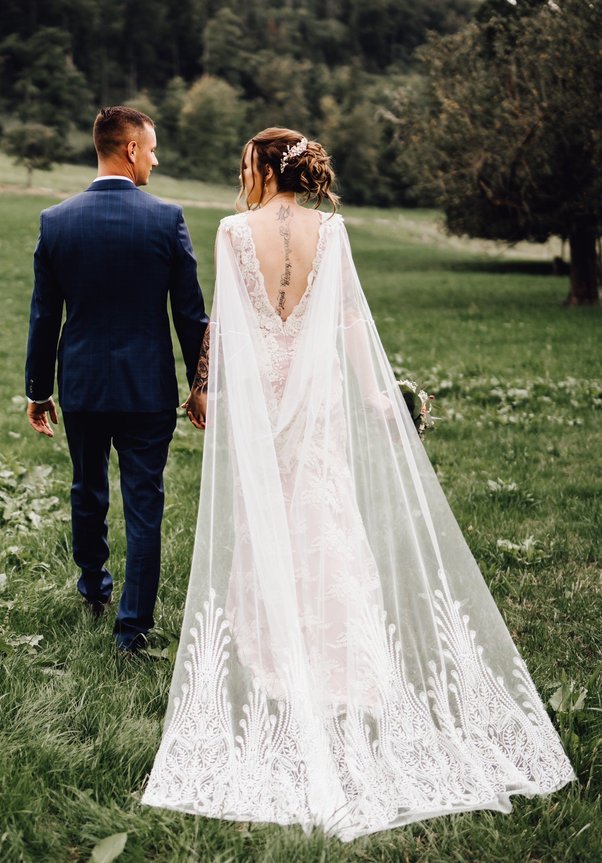 Trailing ivory cape using ivory embroidered lace North 1