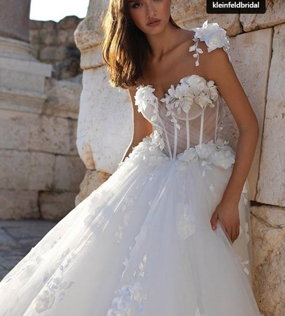 Large Flower Lace Wedding Dress Large Flower Lace Wedding Dress
