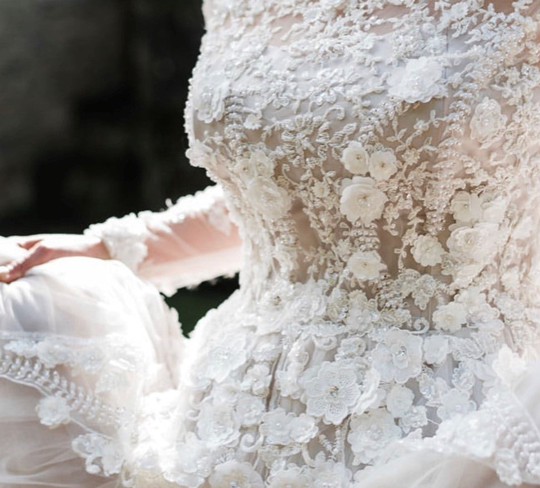 Wedding dress using ivory 3d flower lace Blake