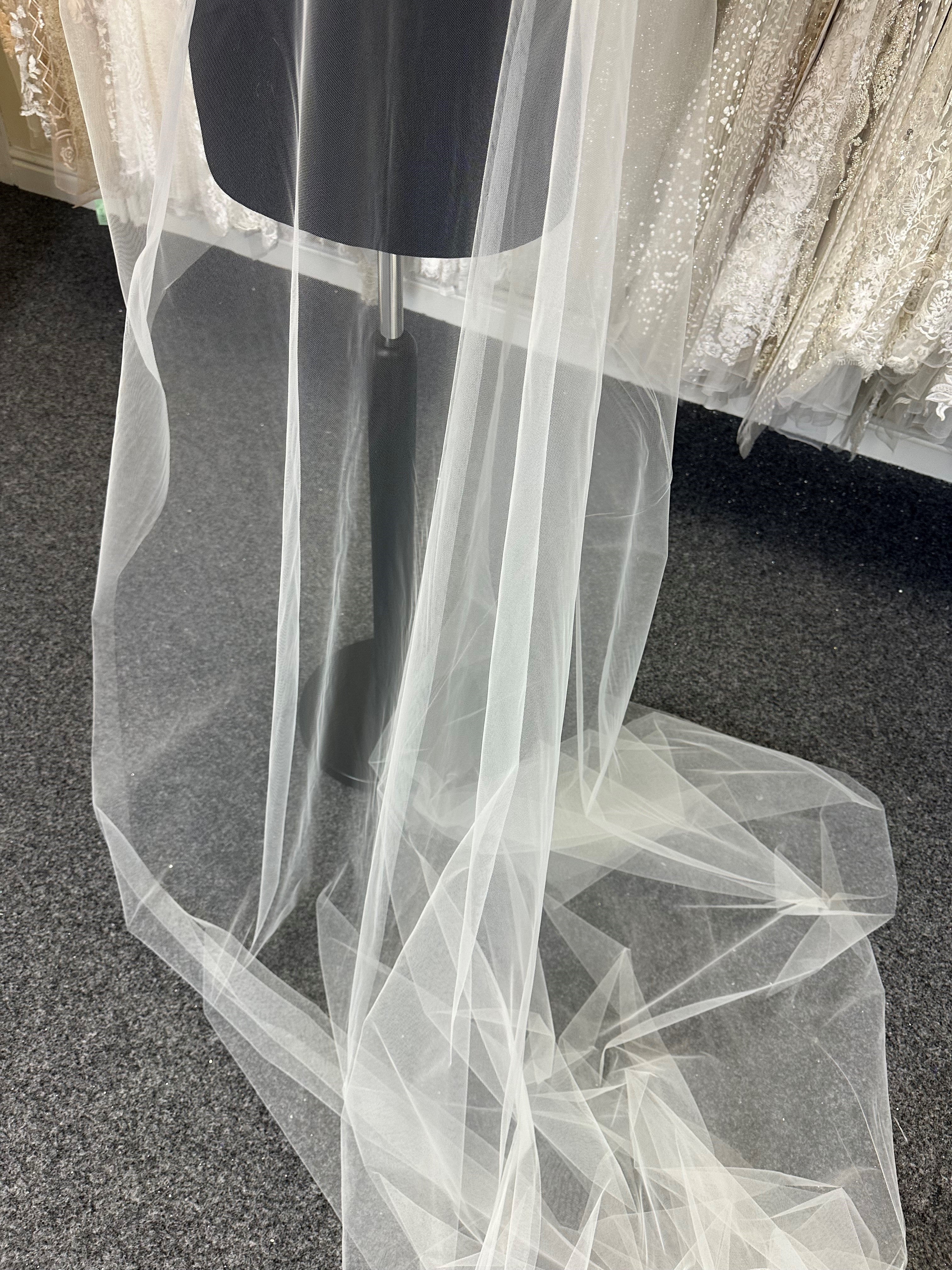 Ivory Wedding Veil With Gold Appliquesbridal Veils With 