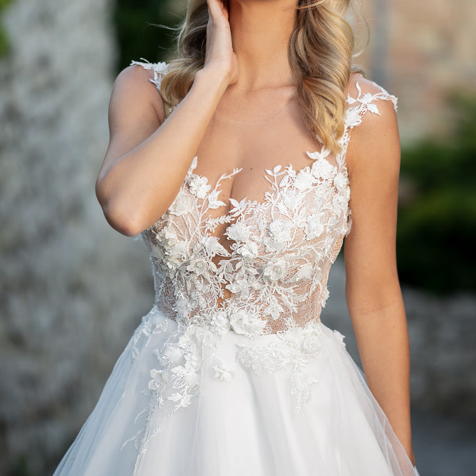 White Lace : Wedding Dress - Bridal Fabrics