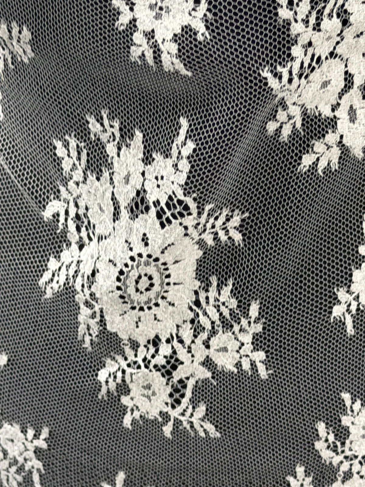 Ivory Leavers Lace - P166