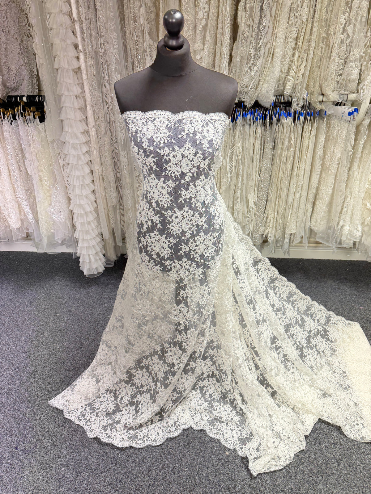 Ivory Corded Chantilly Lace – Zetina