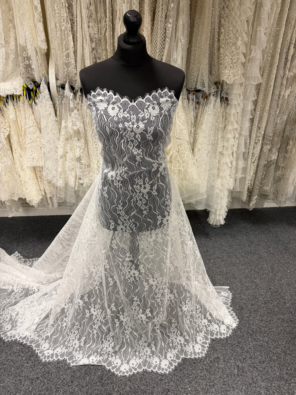 Ivory Lace - LA1009
