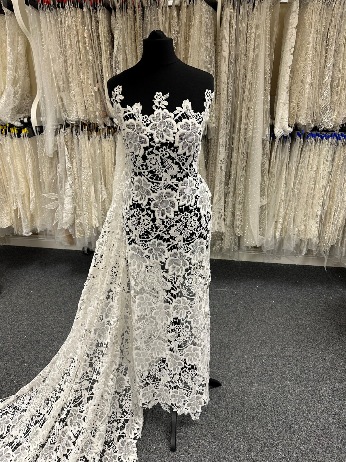 Ivory Guipure Lace - Arturio