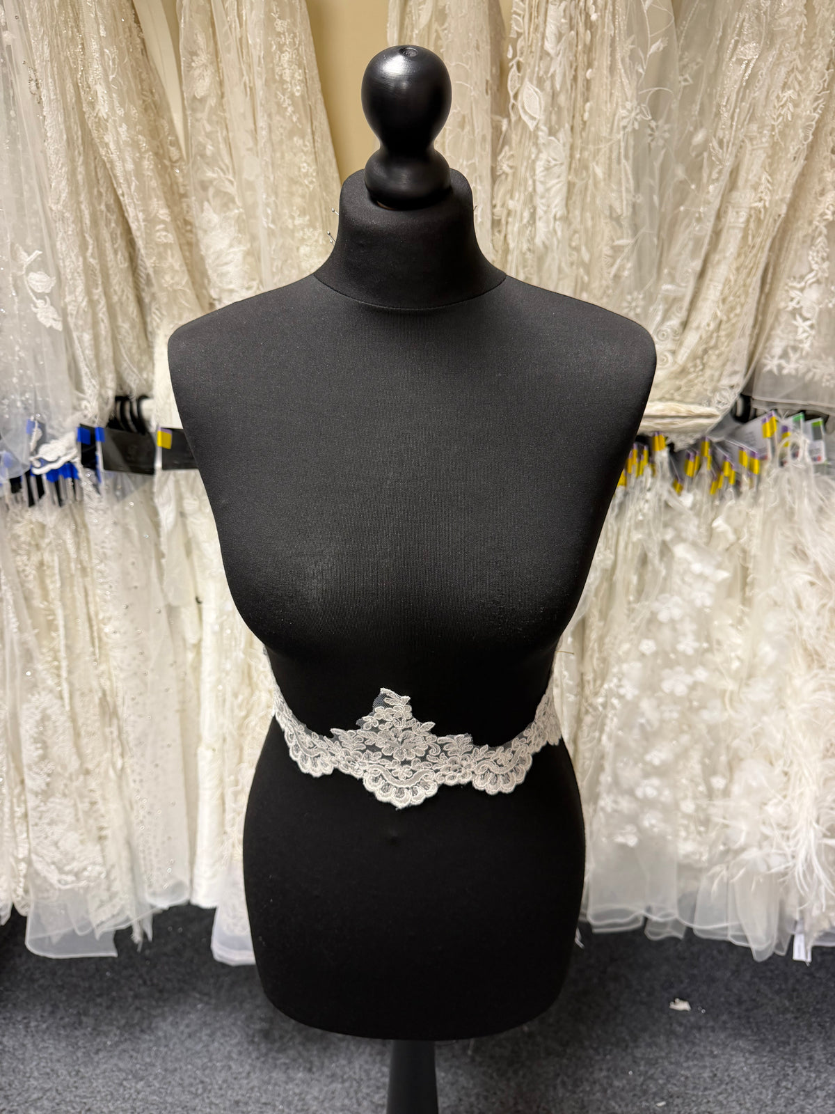 Ivory Corded Lace Trim - T279
