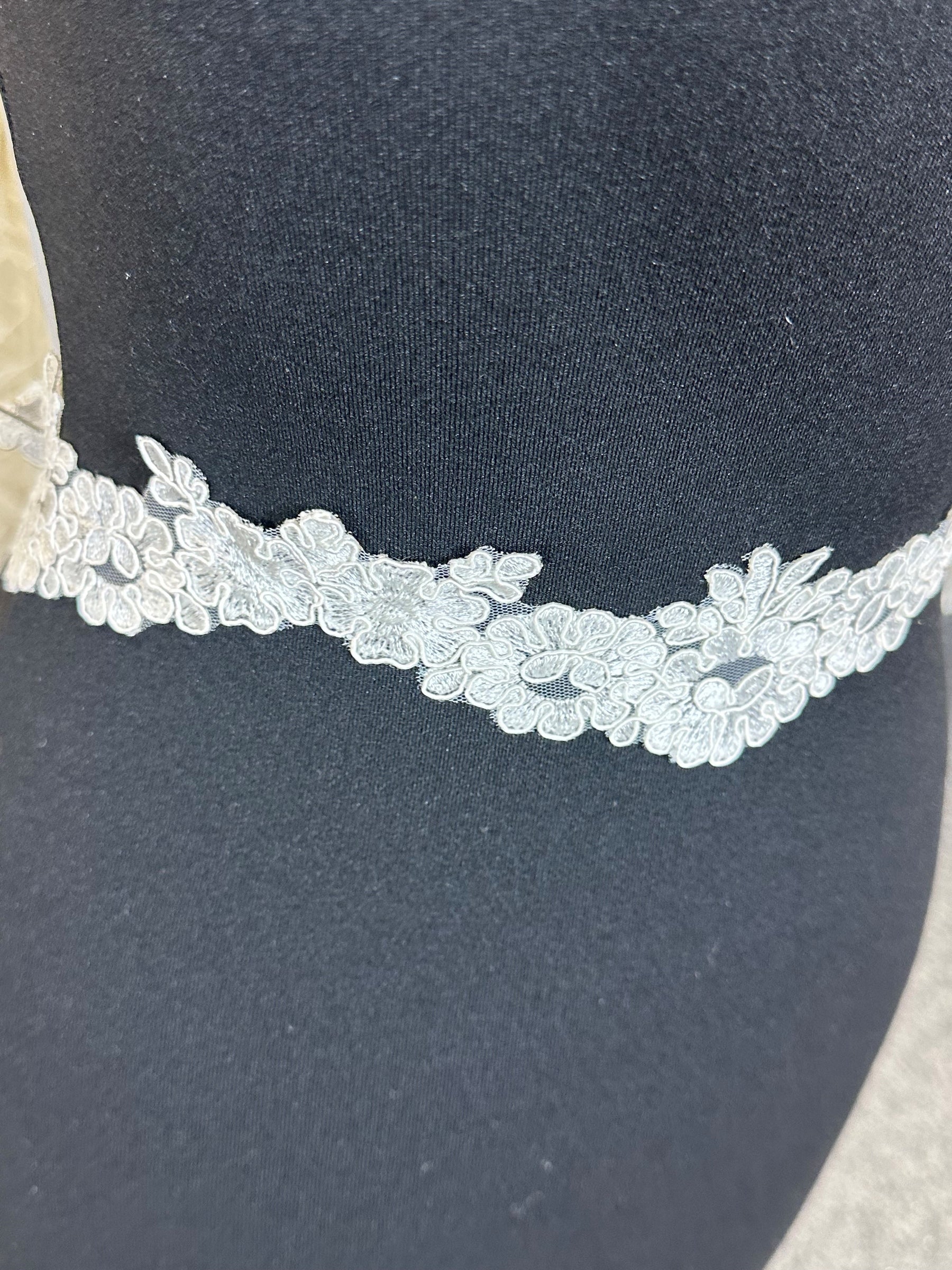 Ivory Corded Lace Trim - Pansy
