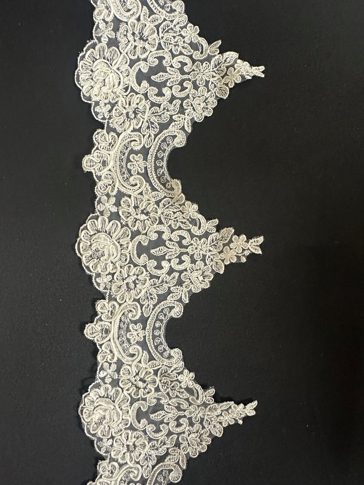 Ivory Corded Lace Trim - Belinda