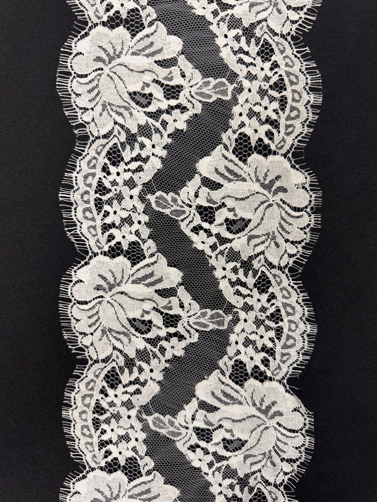 Ivory Chantilly Lace Trim - Merlina