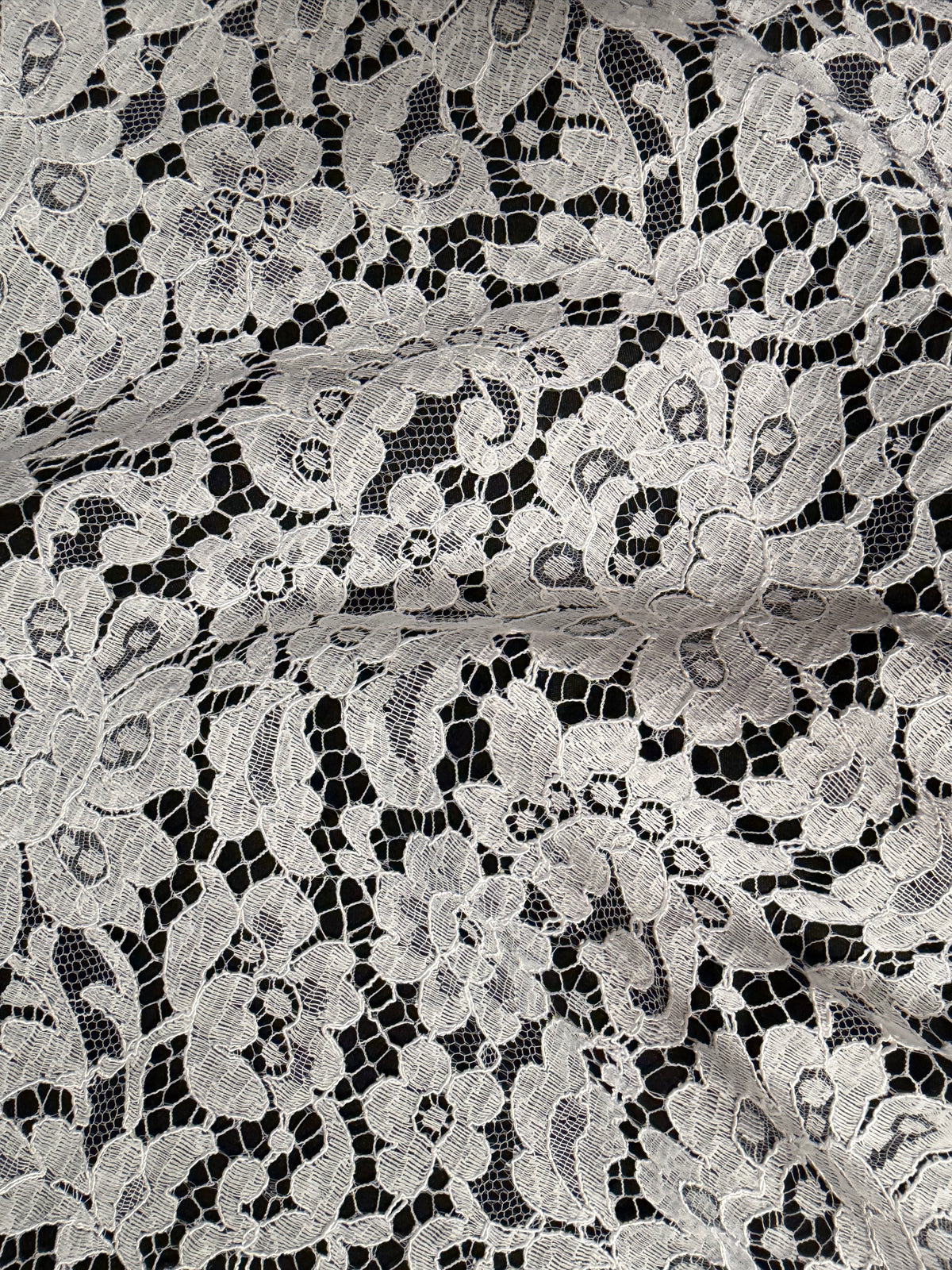 White Chantilly Lace - LA4001