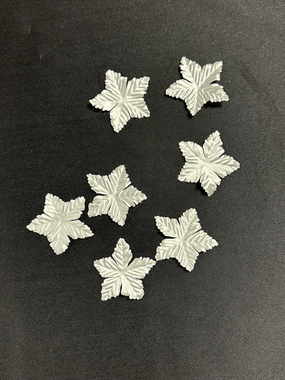 Ivory 5 Petal Flowers - MM0031 (Bag of 144)