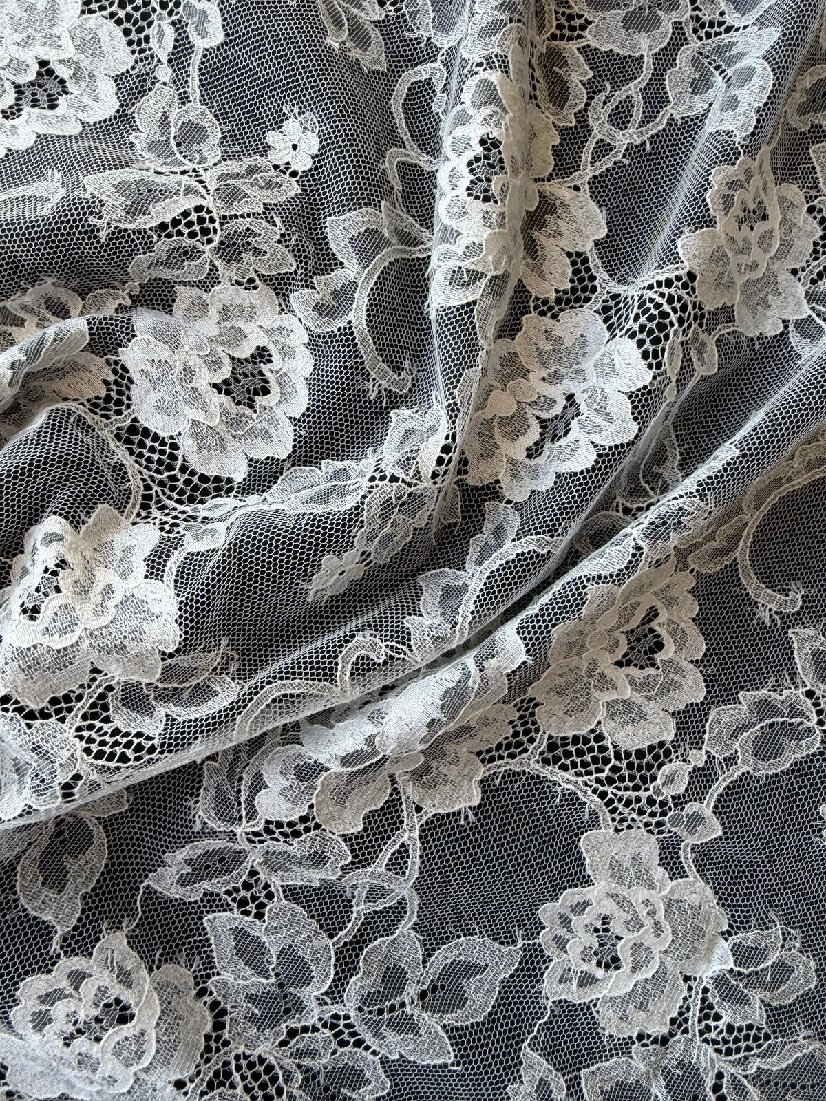 Ivory Leavers Lace - P728