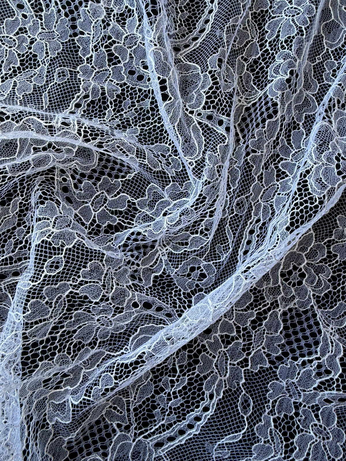White Leavers Lace - P884
