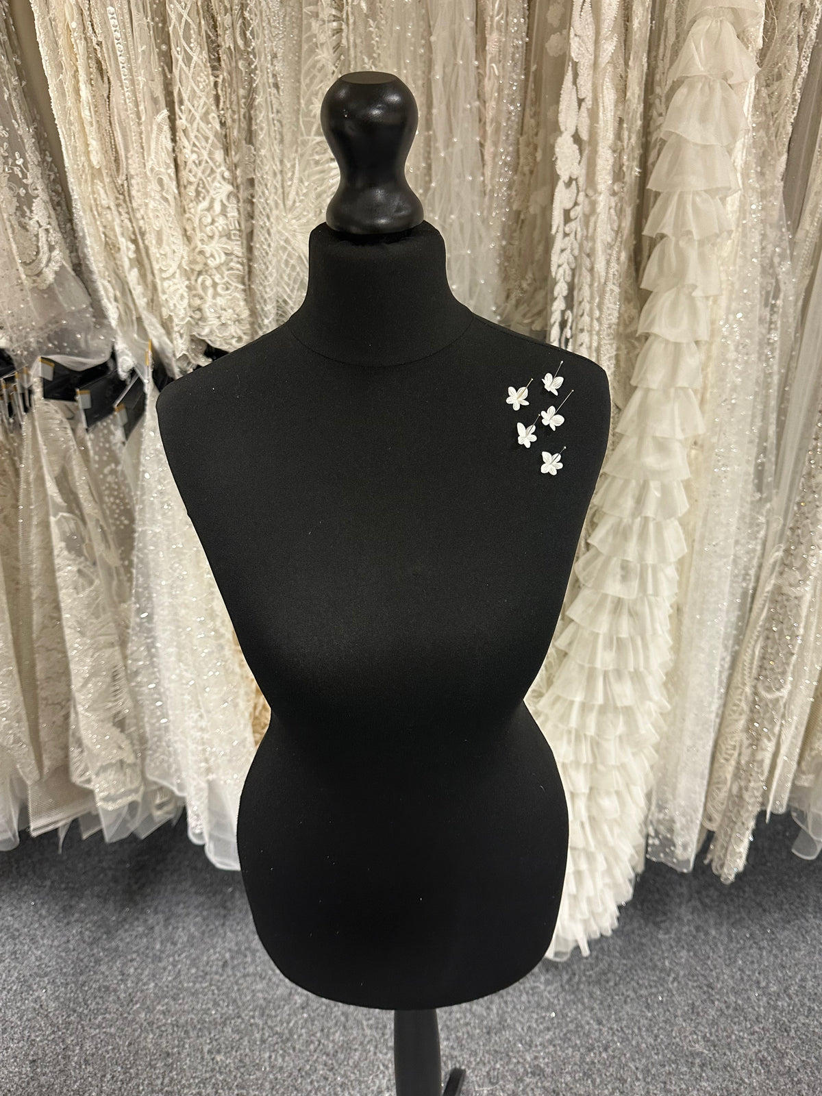 S Ivory Eco Satin Flowers - MM0036 (Bag of 144)