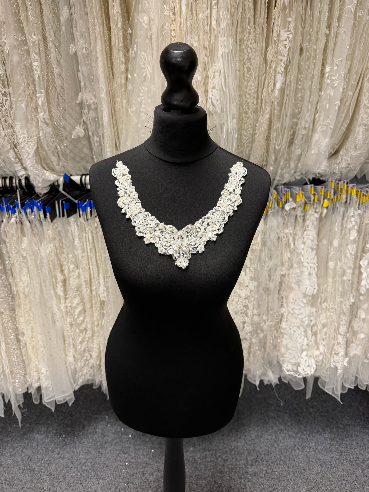 Ivory/Silver Beaded Applique - T608