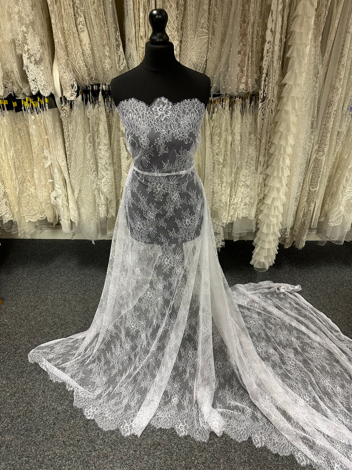 White Raschel Lace - P223