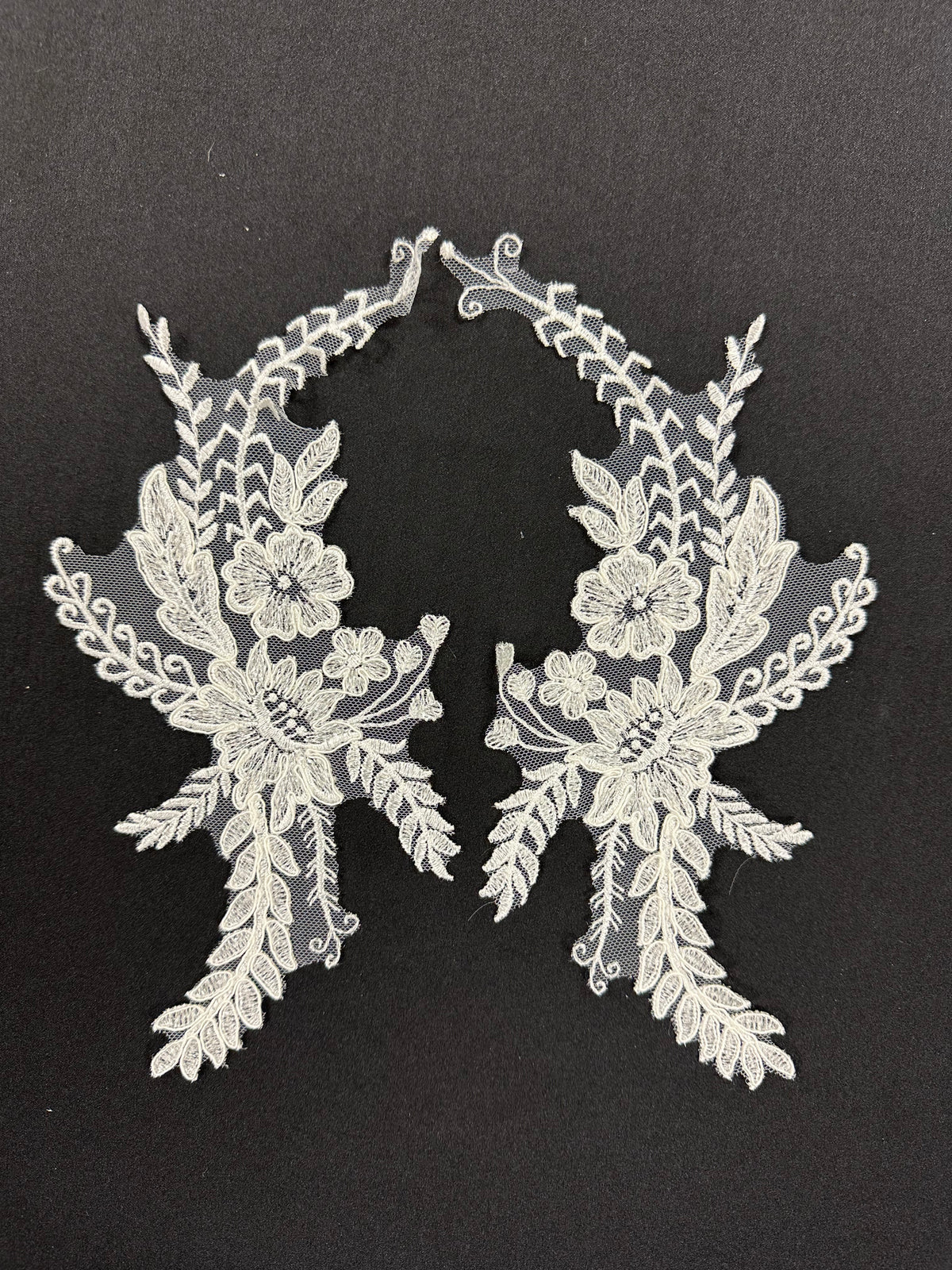 Ivory Sequin Appliques - MT6002