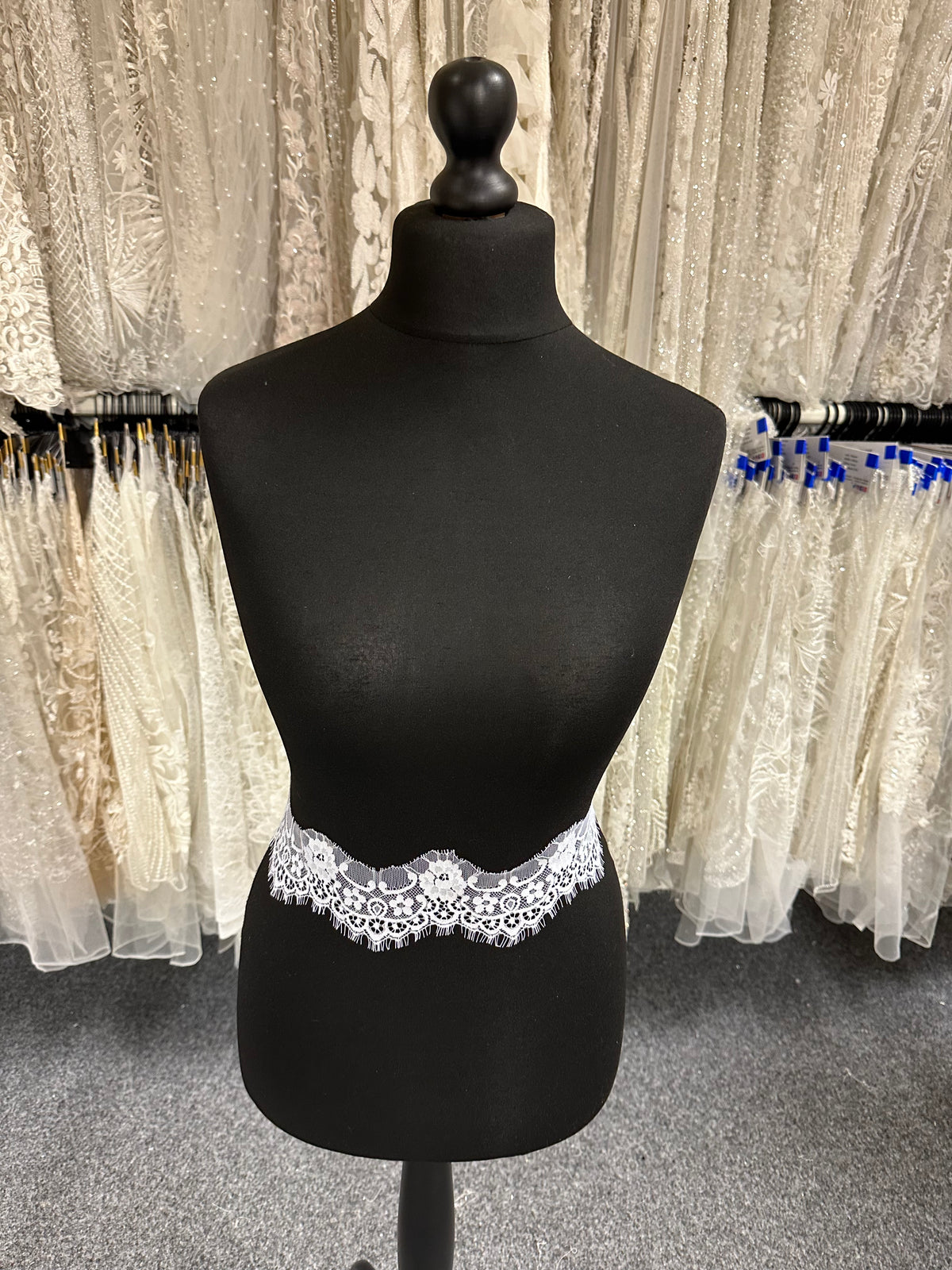 White Lace Trim - EF4010