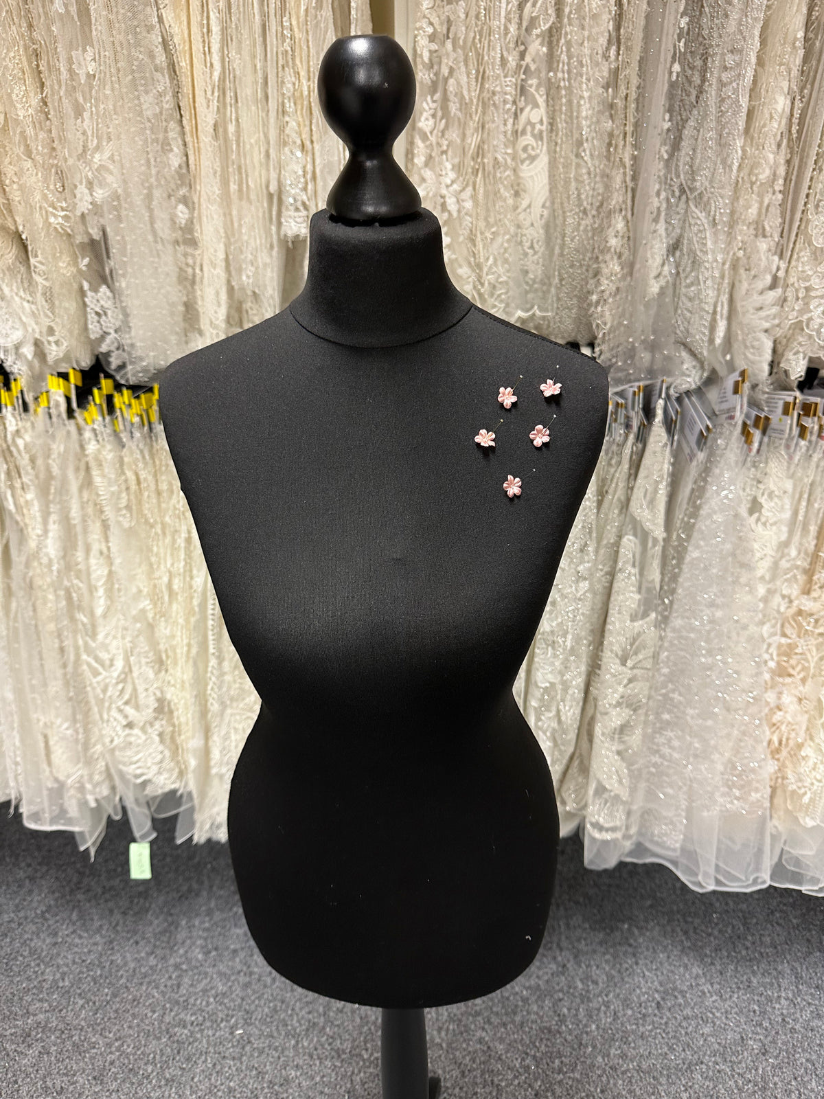 Light Rose Laser Cut Flowers - M11 (Bag of 144)