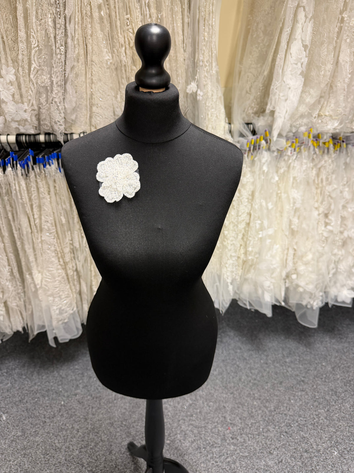 Ivory Beaded Motif - MT3006