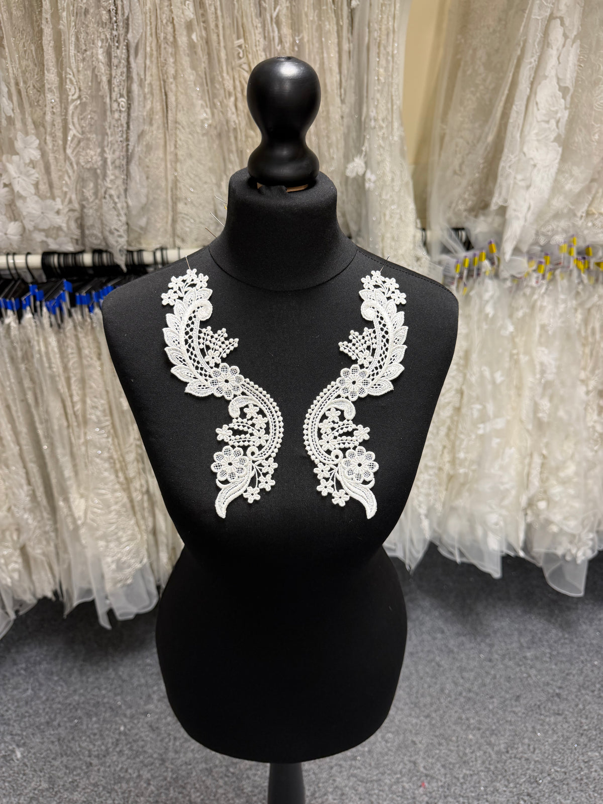 Ivory Guipure Motif - MT8005