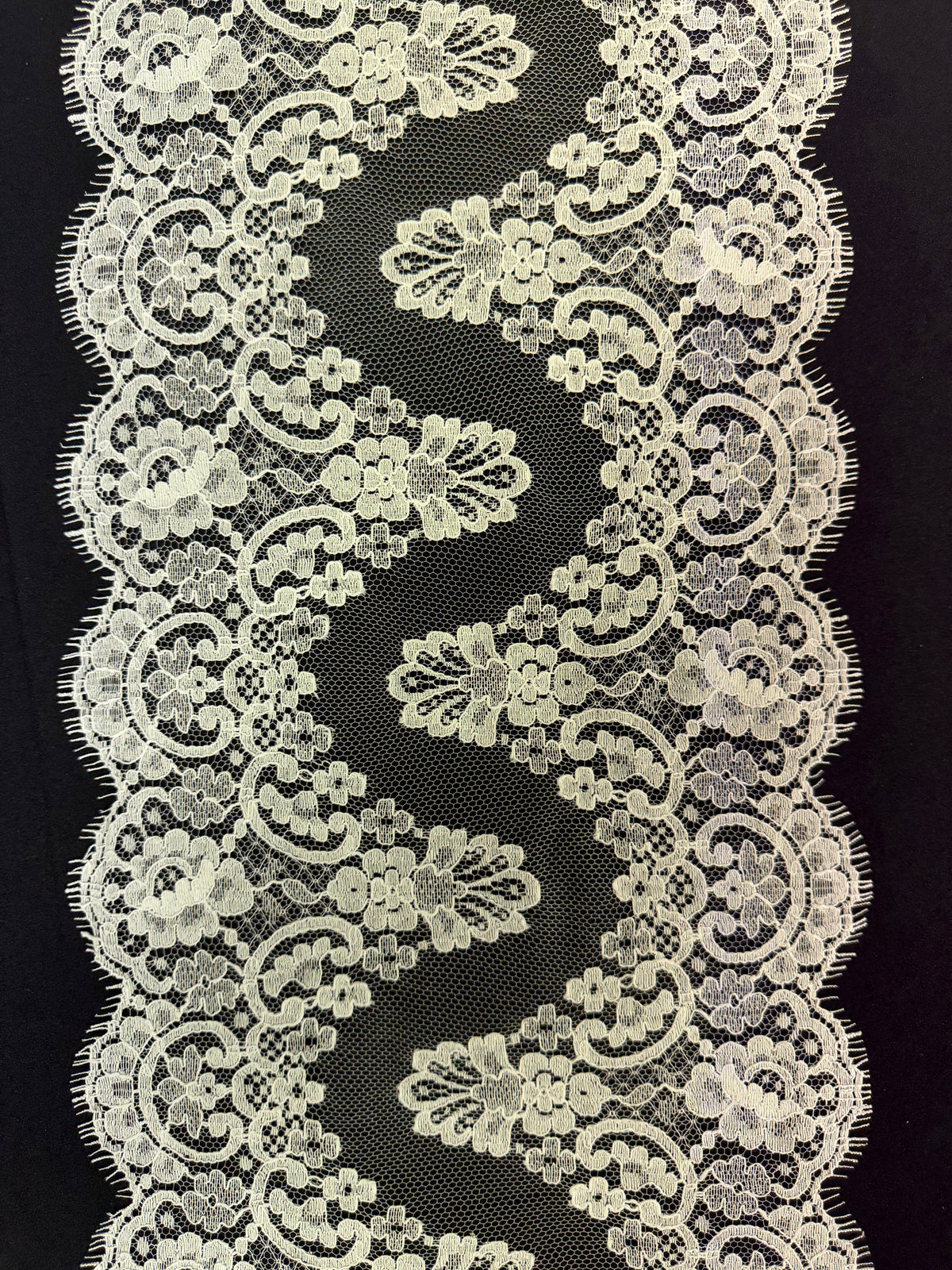 Pale Ivory Chantilly Lace Trim - Natasha