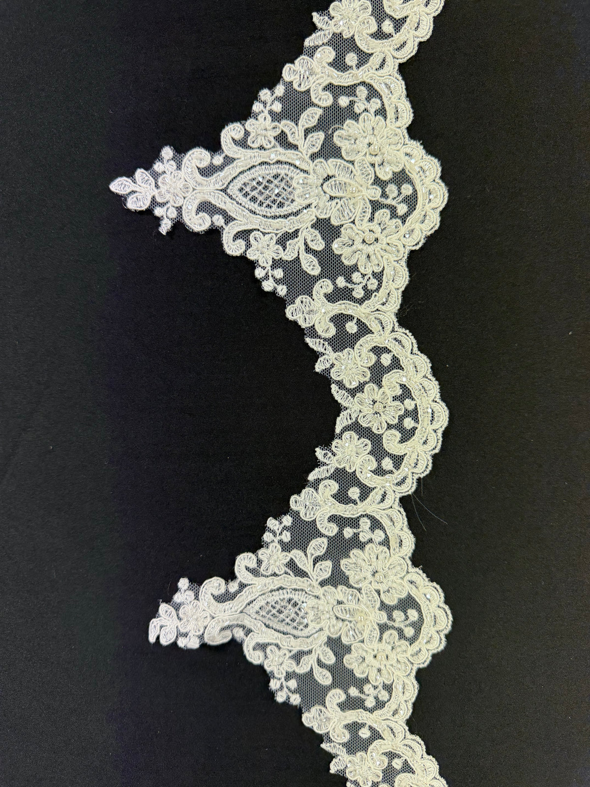 Ivory Corded Beaded Sequin Edging - T887
