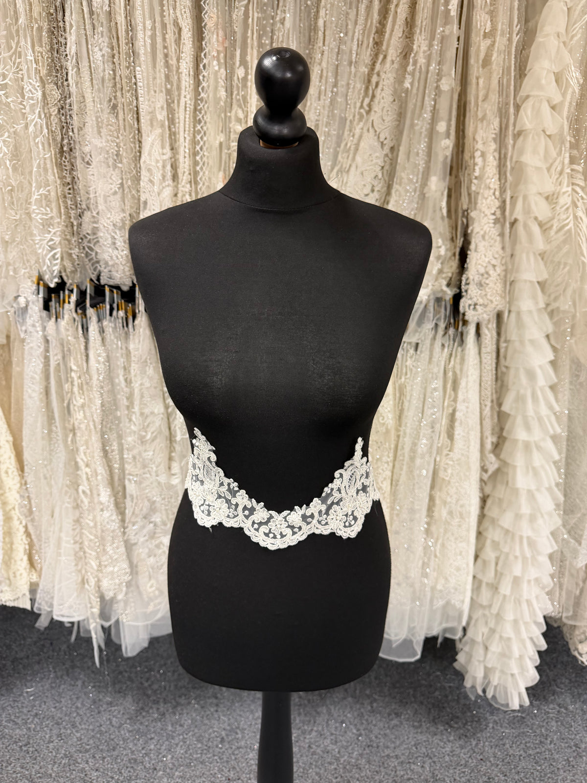 Ivory Corded Beaded Sequin Edging - T887