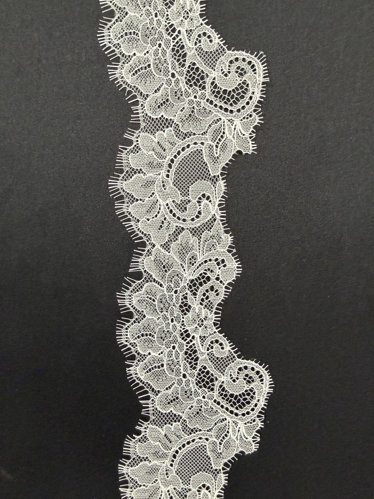 Ivory Raschel Lace Trim - Nebbi