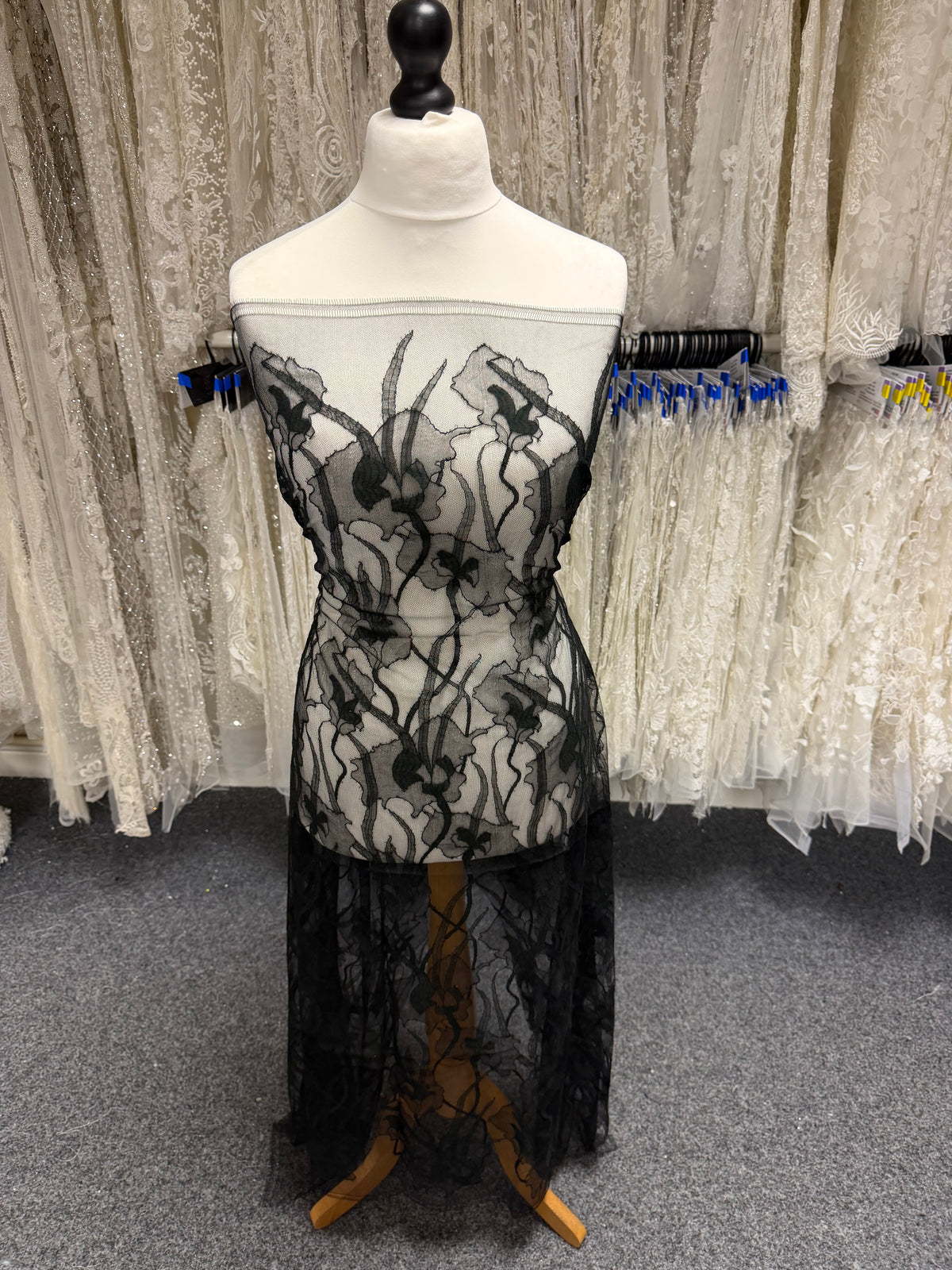 Black French Lace - LA2009