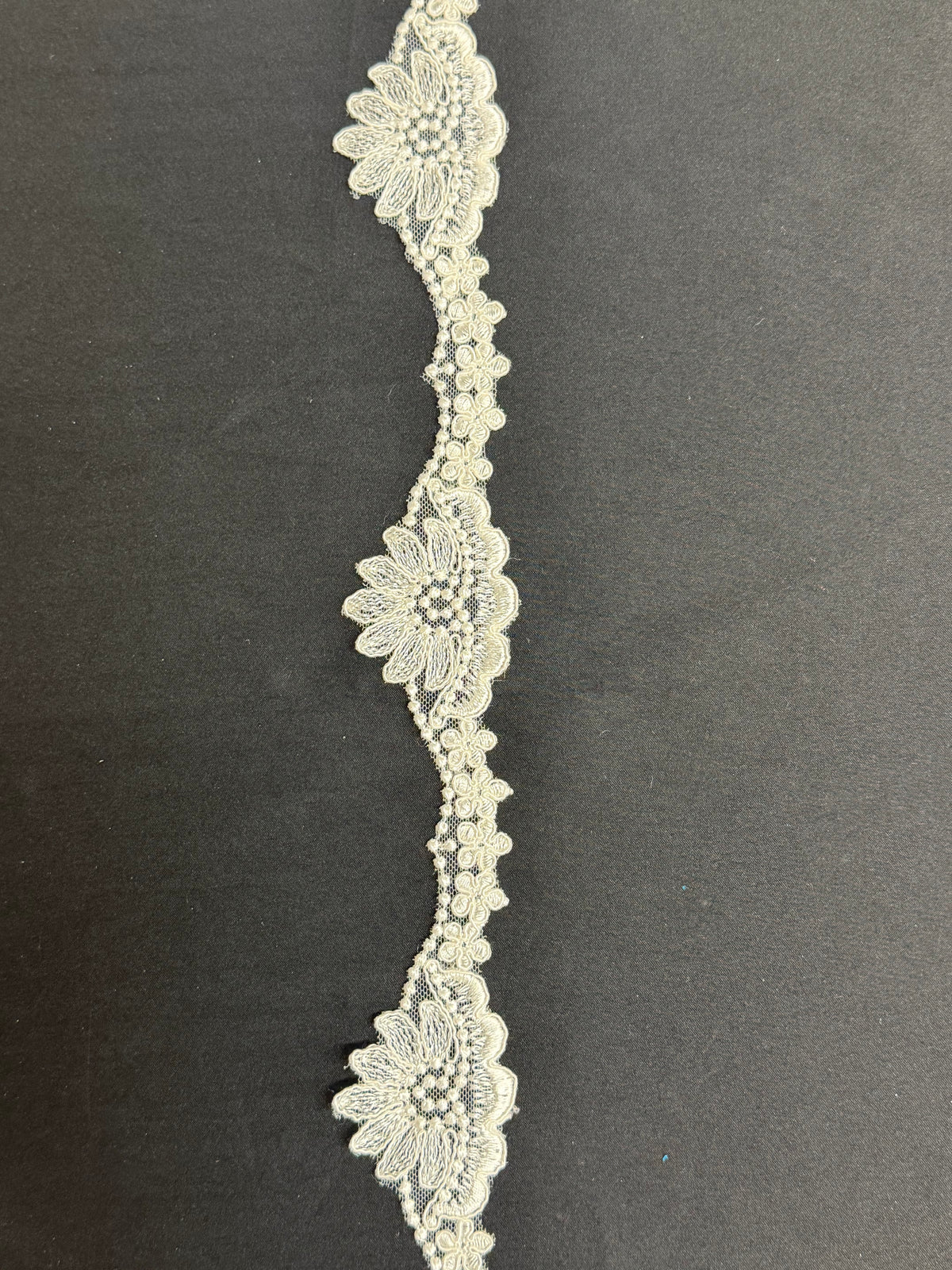 Ivory Lace Edging - T747