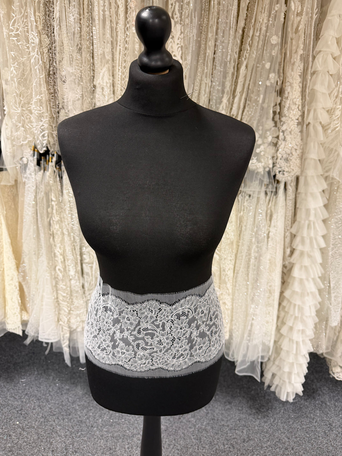 Porcelain Chantilly Lace Trim - Diallo