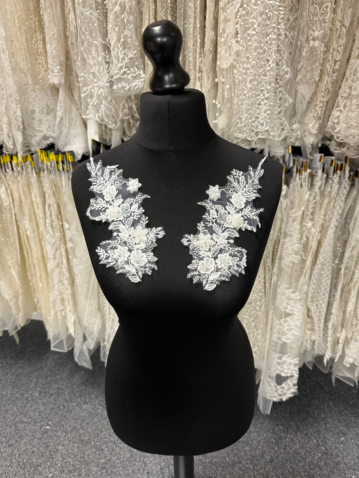 Ivory Beaded Lace Appliques - MT4014