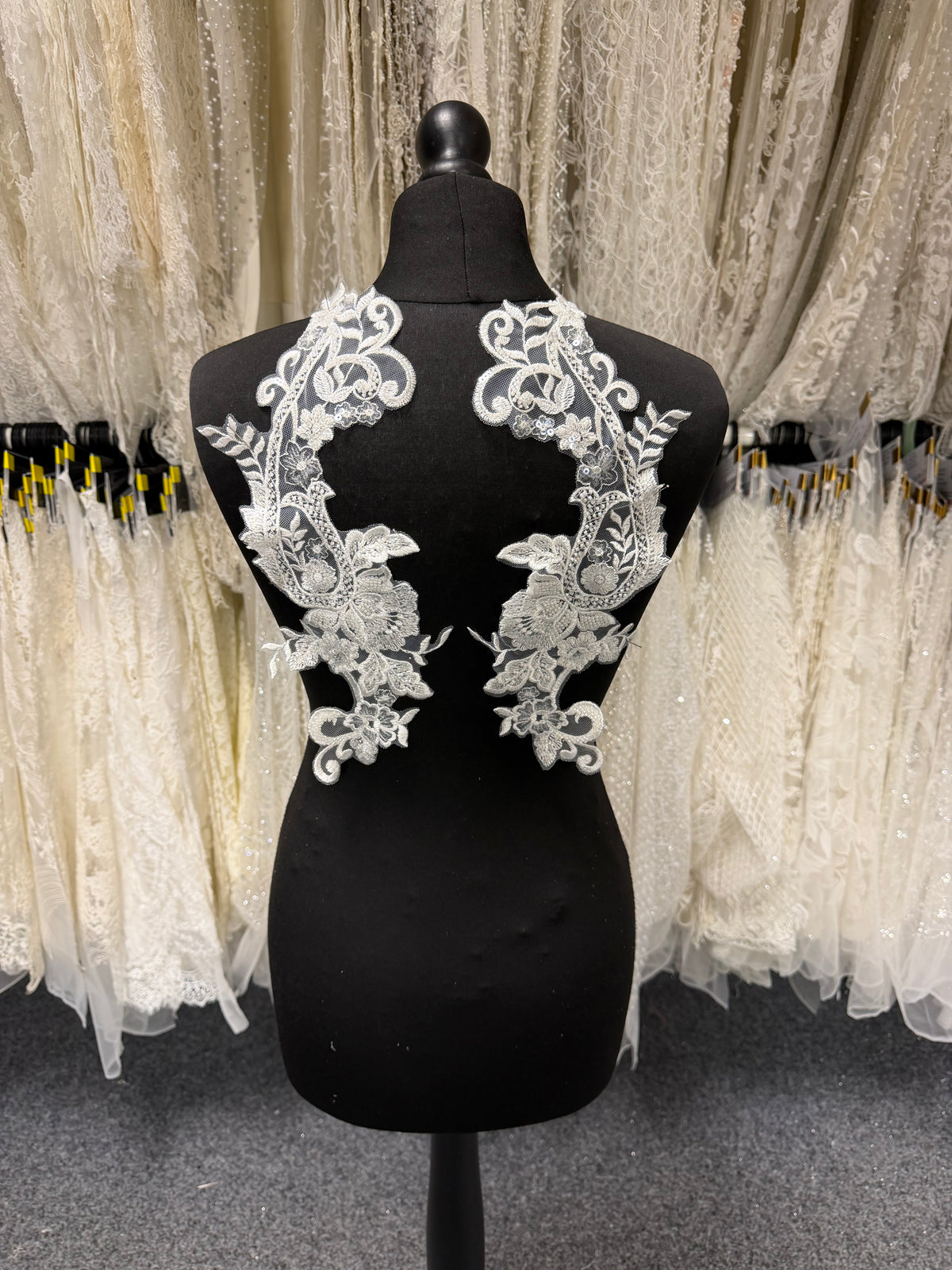 Ivory Beaded Lace Appliques - T892