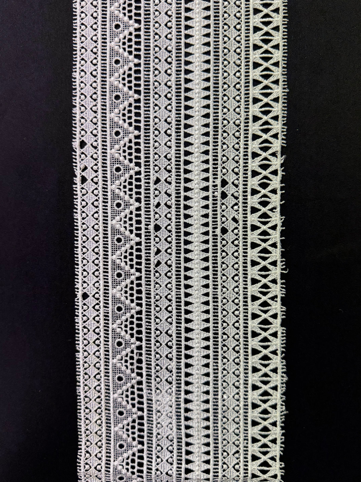 Ivory Guipure Edging - EH4007
