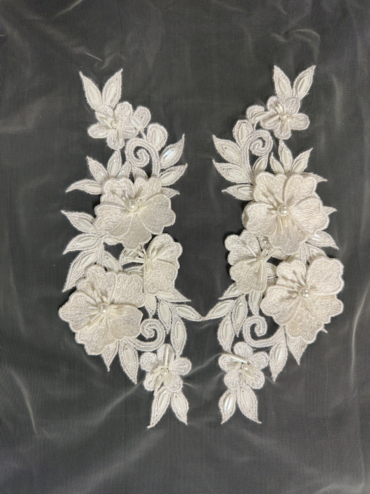 Ivory 3D Beaded Motif - MH4001
