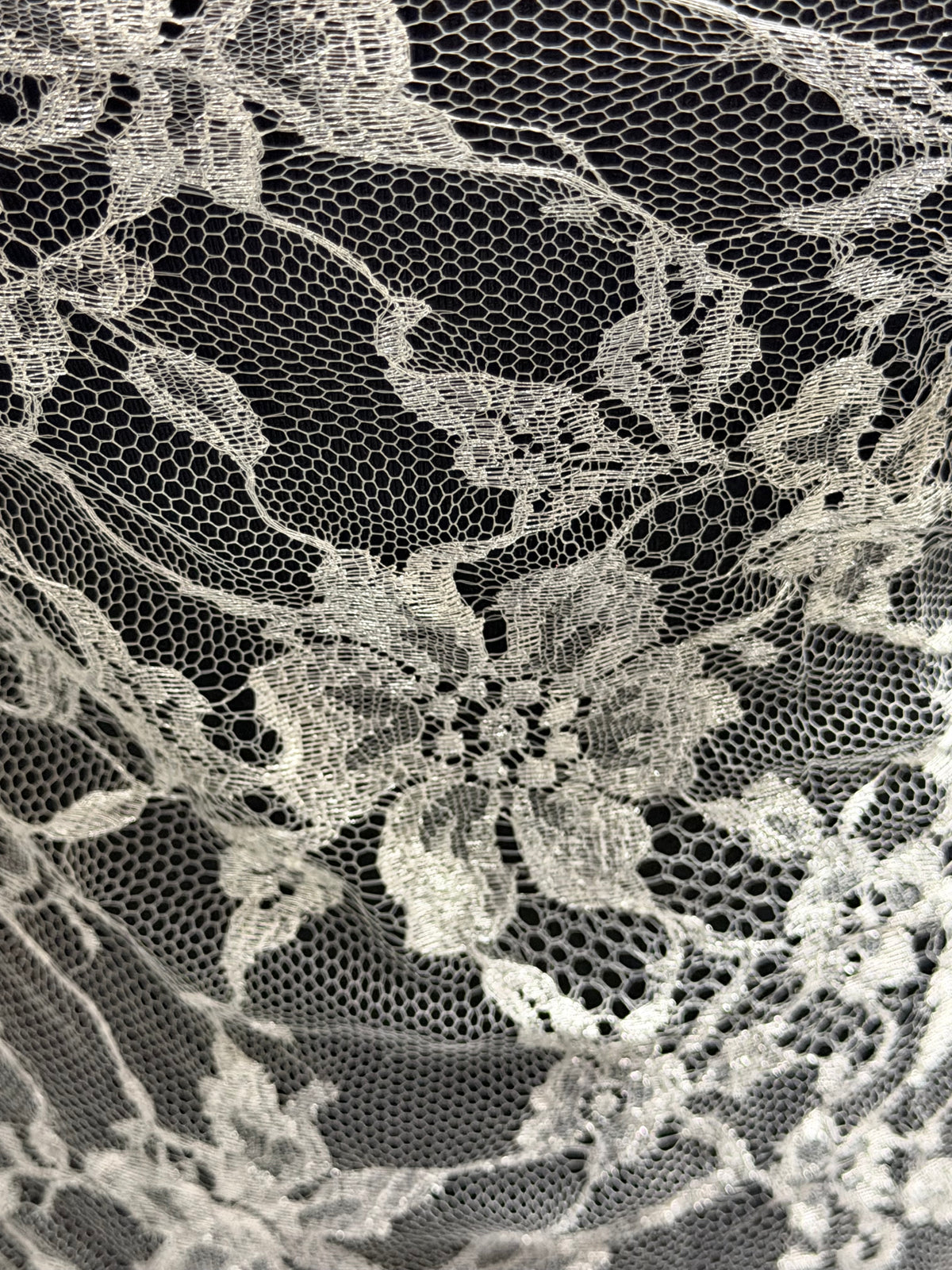 Silver Chantilly Lace - P193
