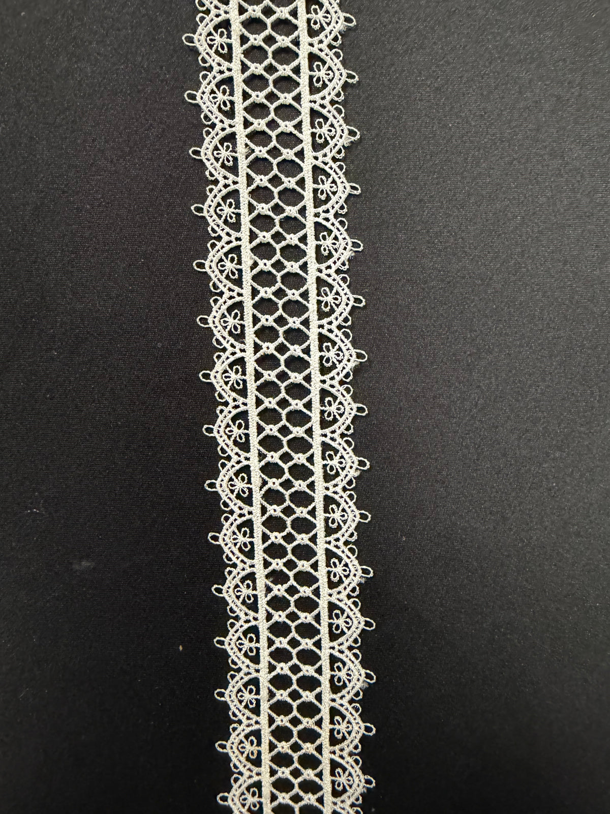 Ivory Edging - T937