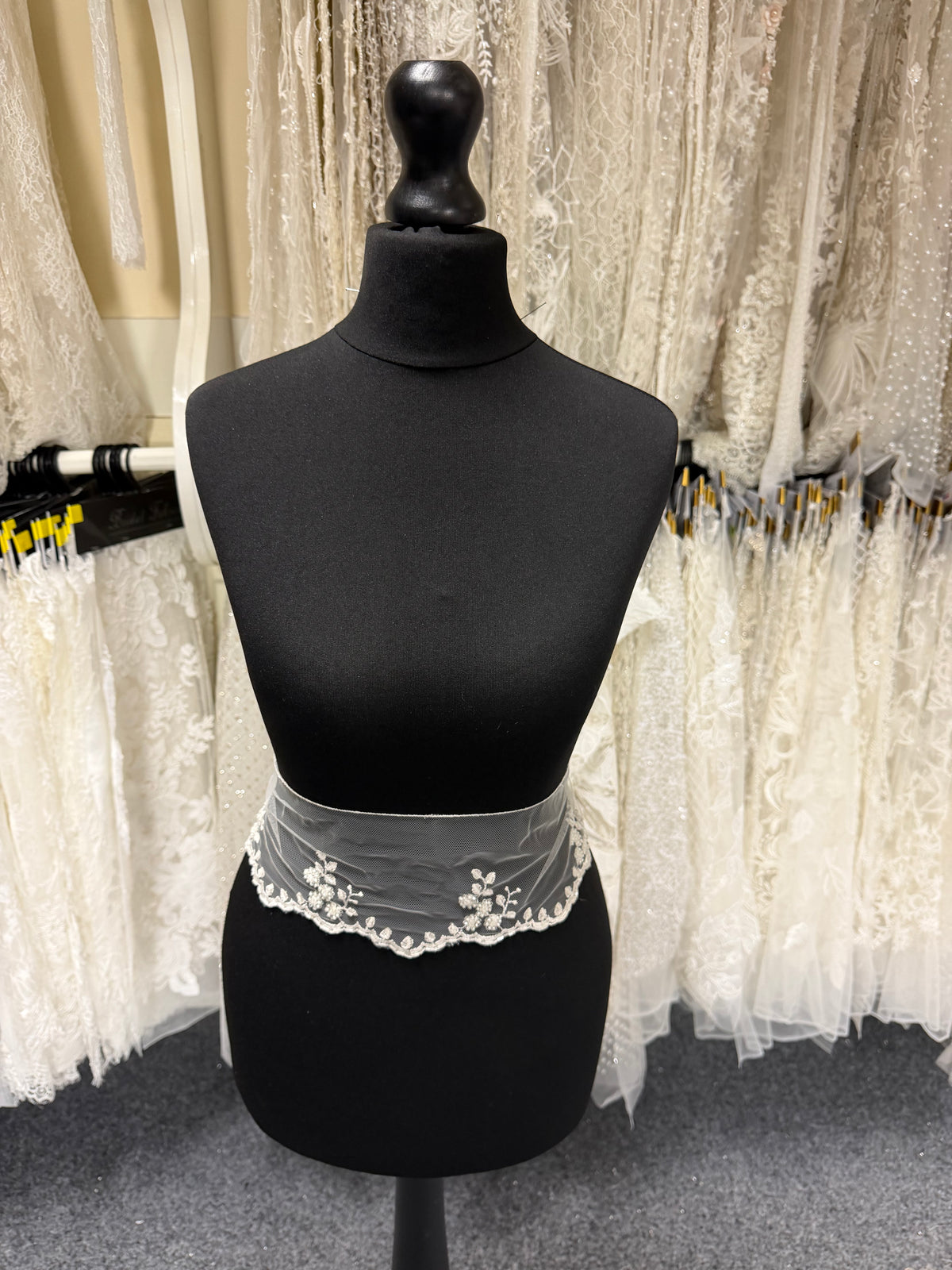Ivory Beaded Edging - T952