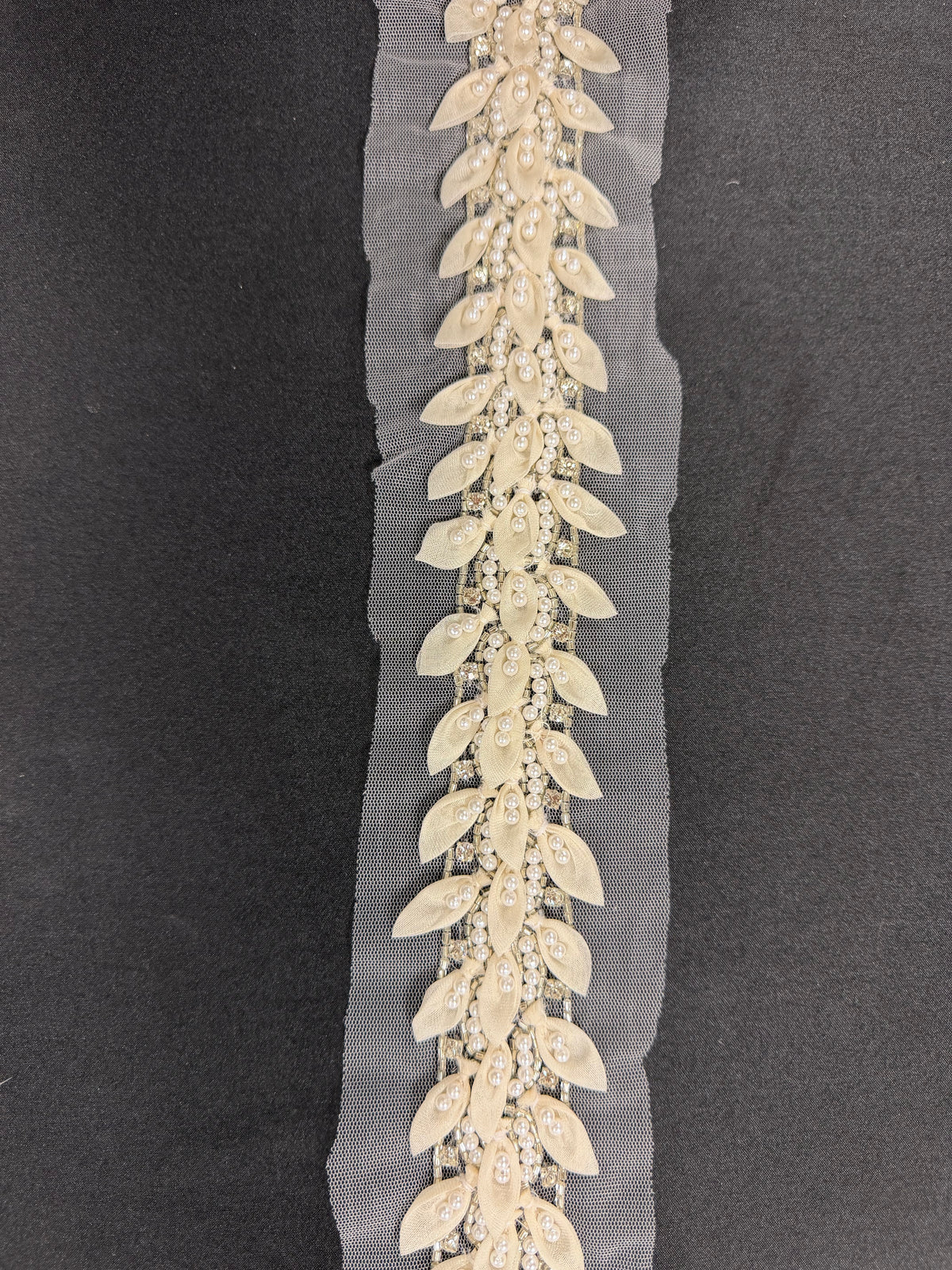 Ivory Crystal Beaded Edging - T802