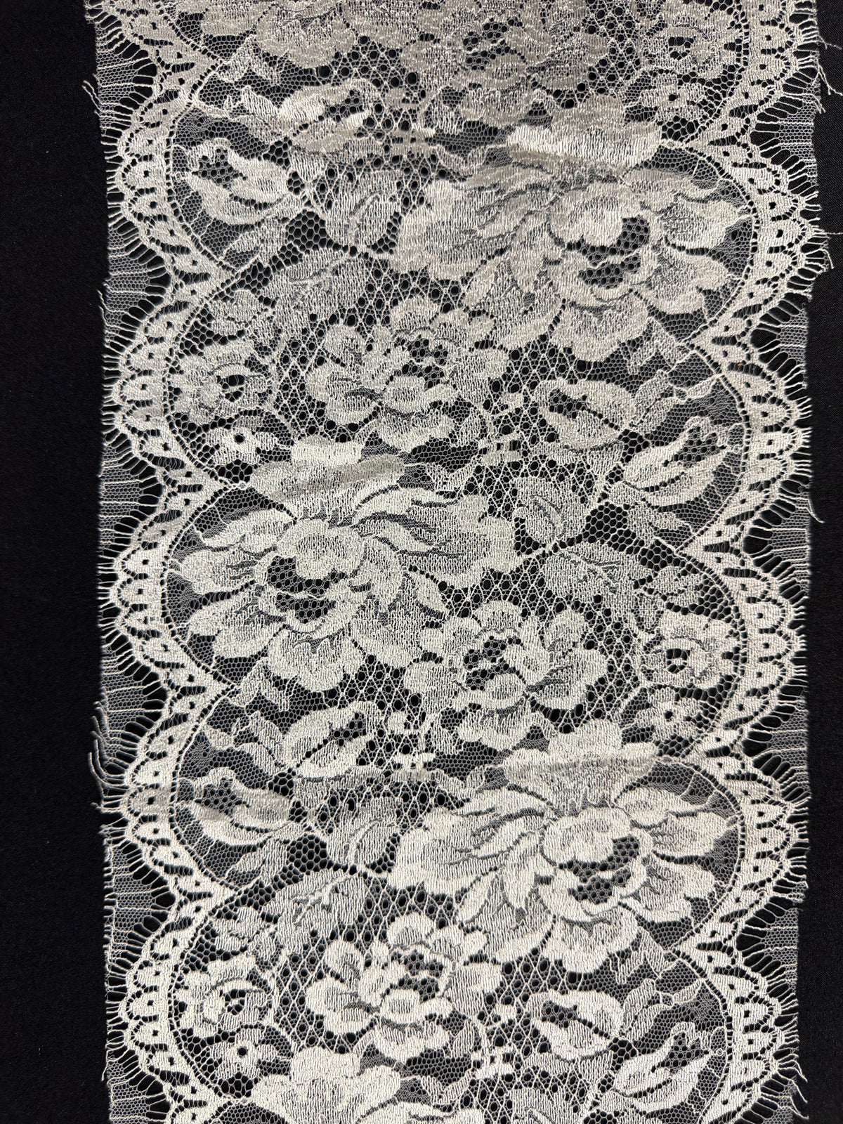 Ivory French Lace Edging - T878