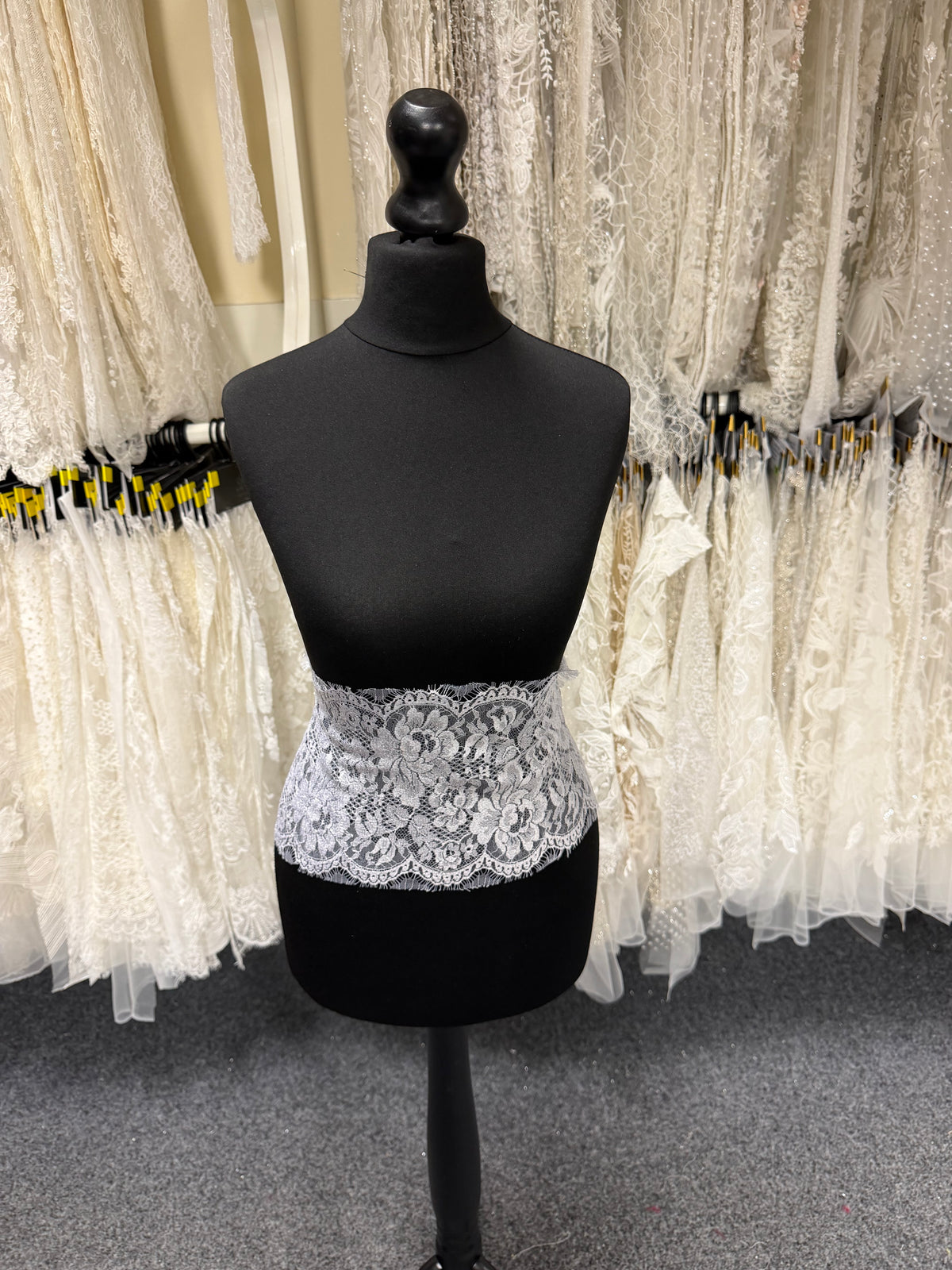 White French Lace Edging - T878