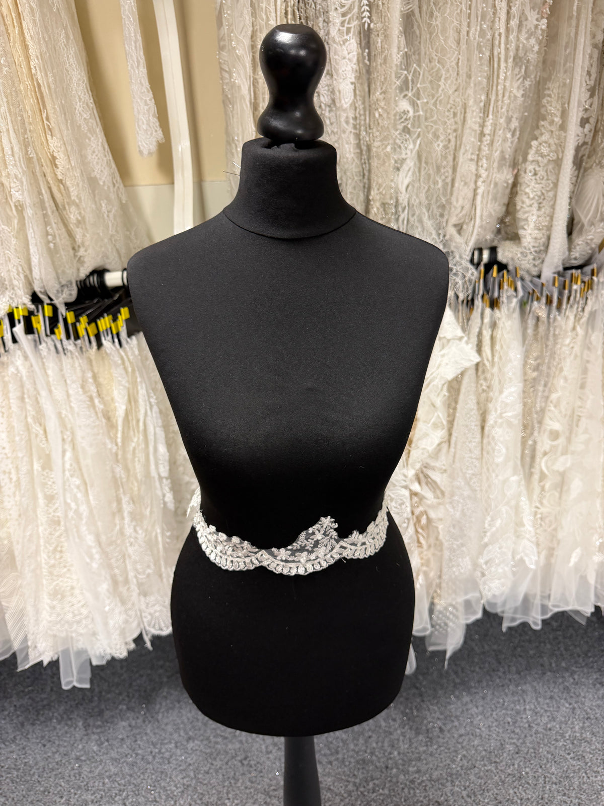 Ivory Beaded Sequin Edging - T838