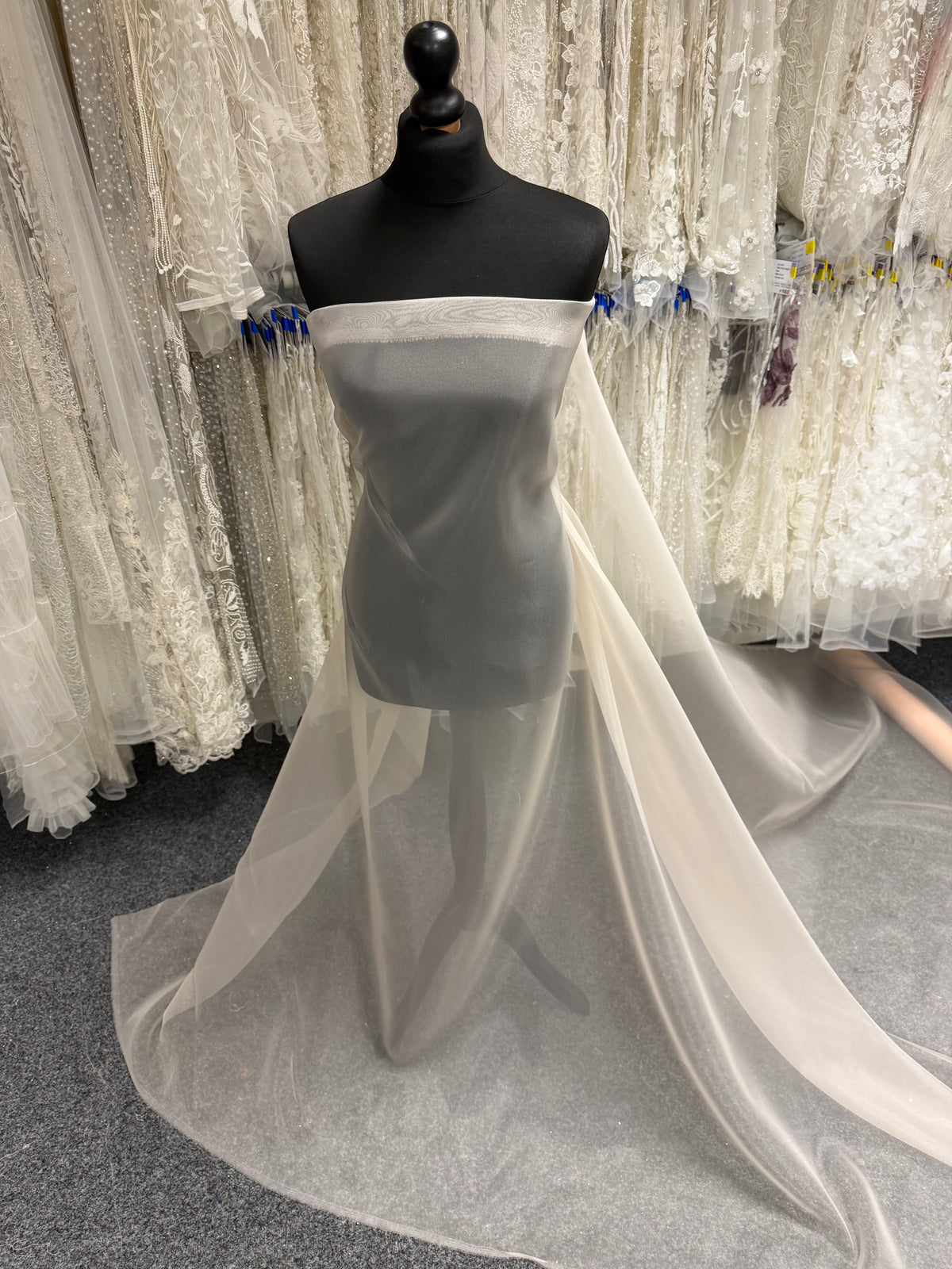 Light Champagne Poly Organza - P150