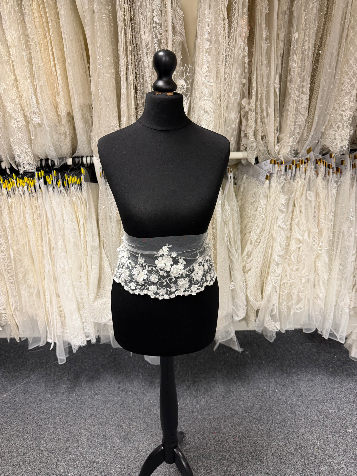 Ivory 3D Beaded Sequin Edging - T879