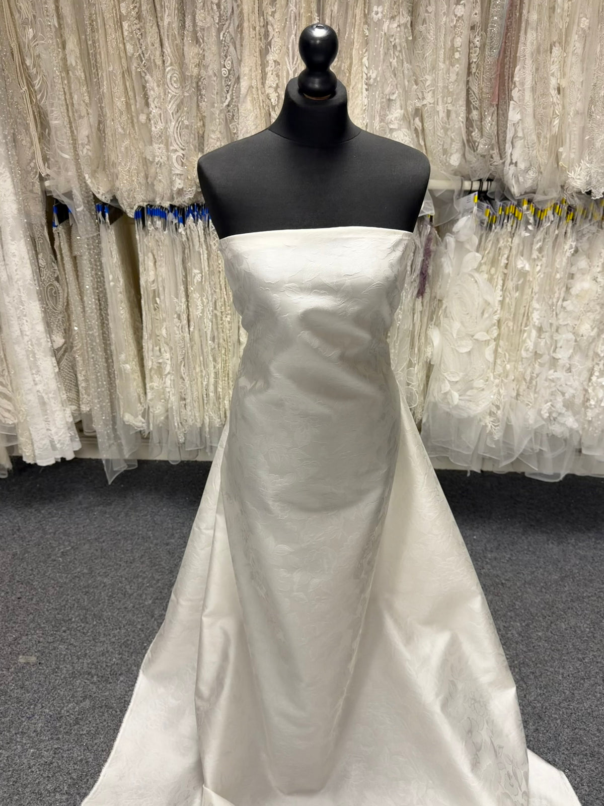 Ivory Poly Silk Jacquard - P665