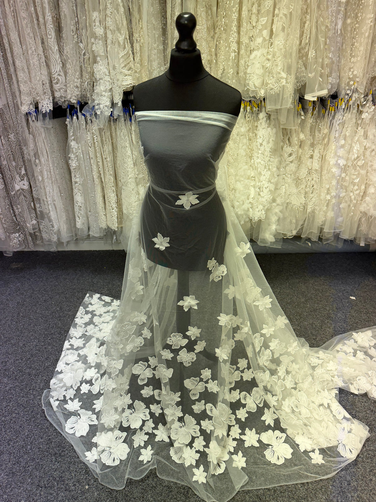 Ivory Embroidered Lace – EB5016