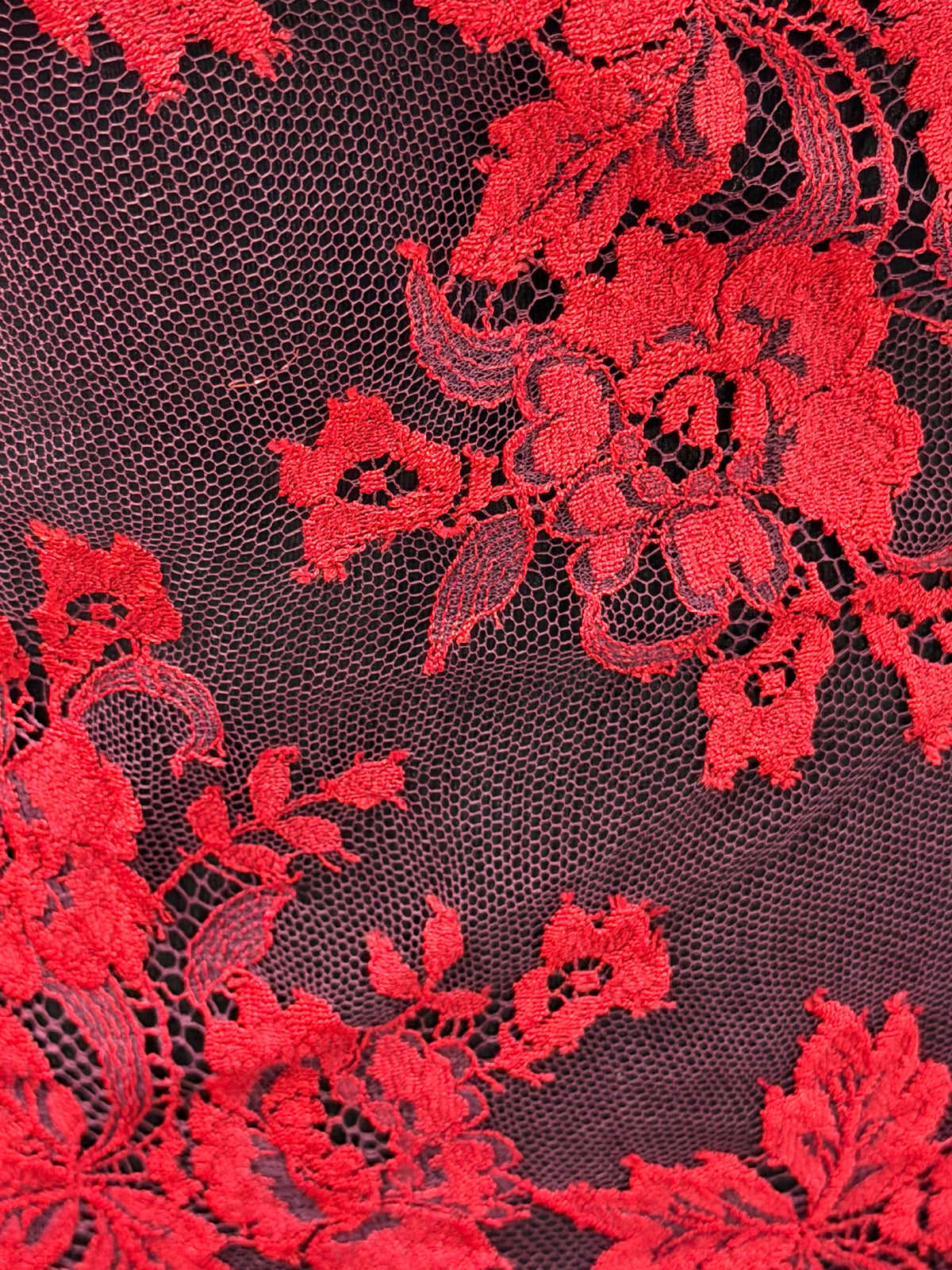 Red on Purple Chantilly Lace - P188